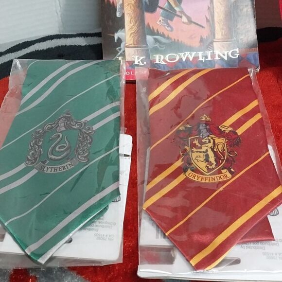 5 Piece Harry Potter Accessories...EUC...Dorm and Bedroom Ready !!! - Picture 3 of 16